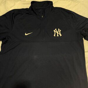 Nike classic Yankees layer